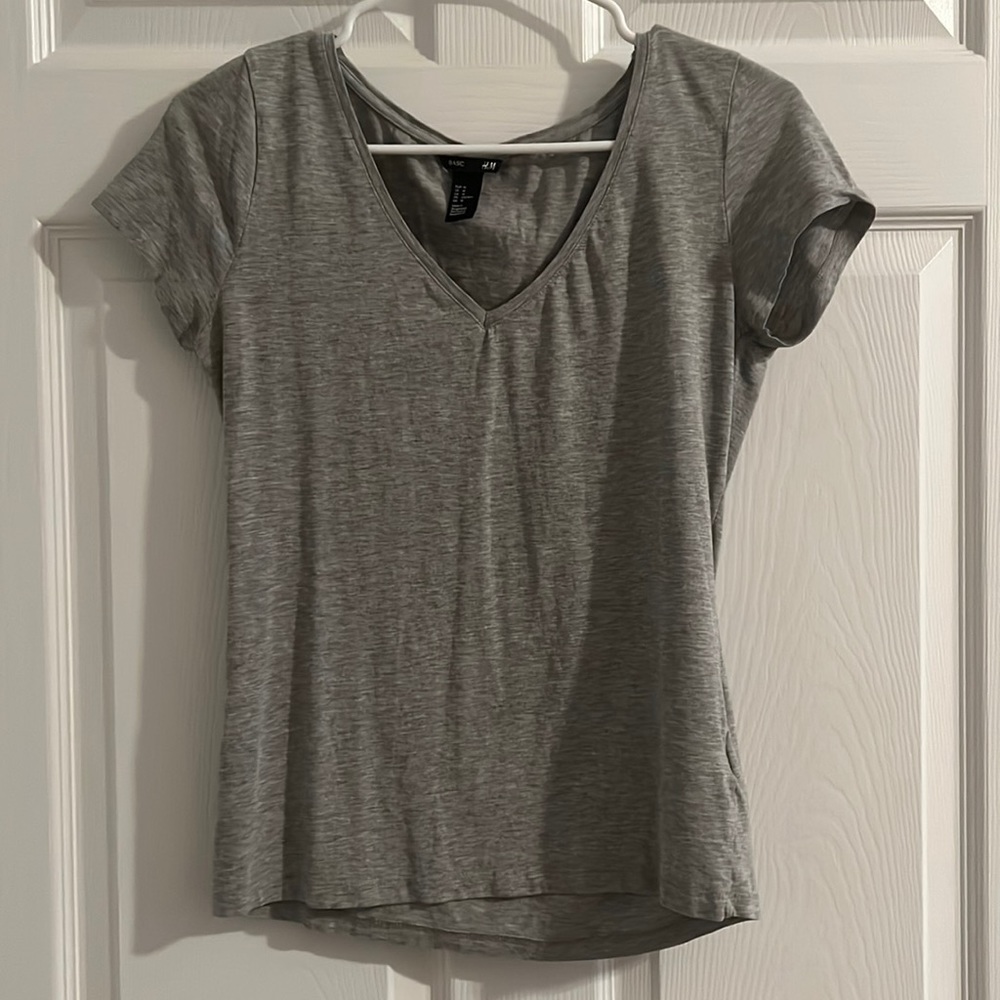 H&M Gray Basic T - size medium